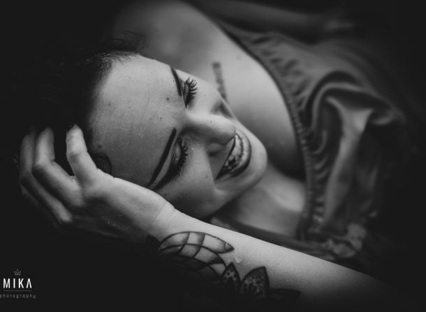 MIKA photography - Portrait Session in Schwarz Weiß
